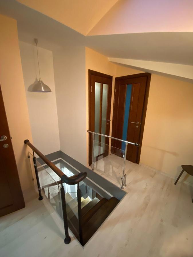 Apt In The Center Of The Town Near The Opera House Appartamento Leopoli Esterno foto