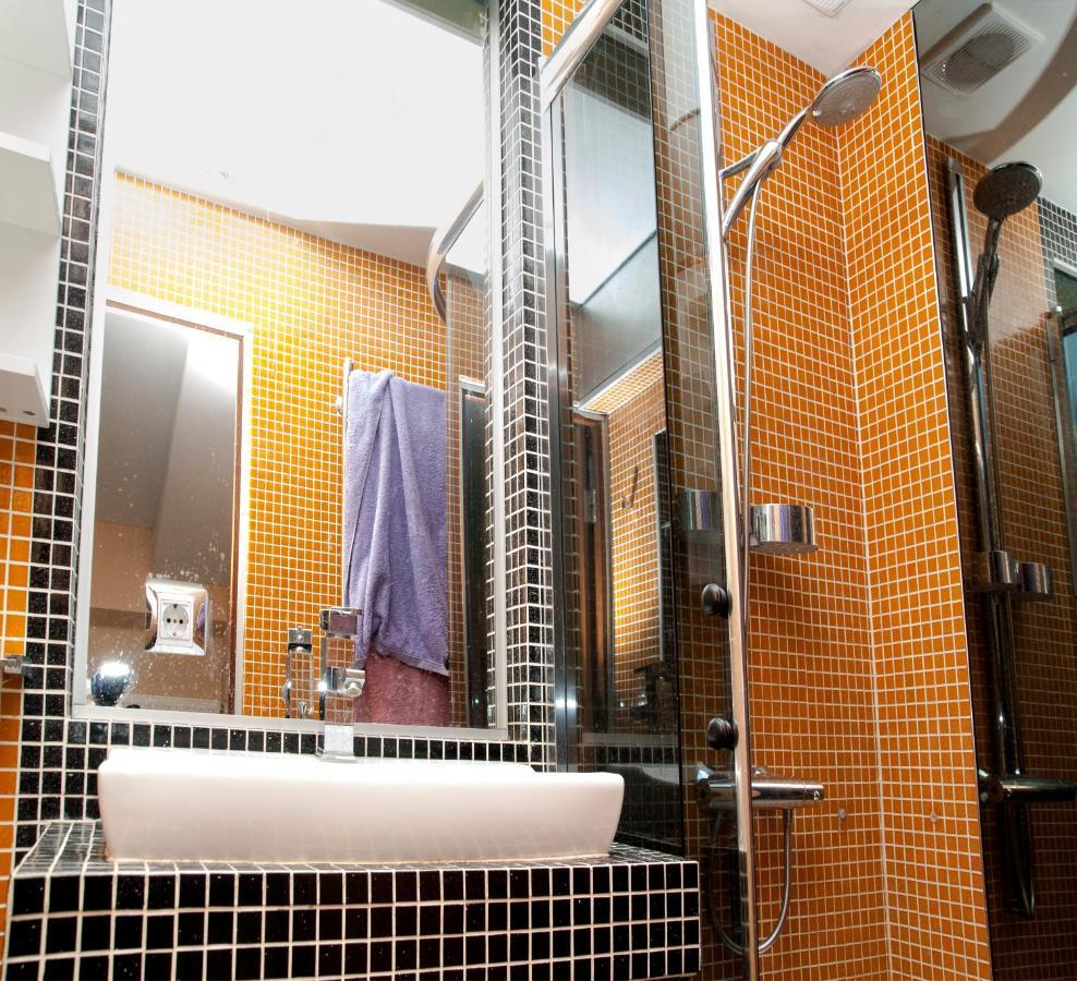 Apt In The Center Of The Town Near The Opera House Appartamento Leopoli Esterno foto