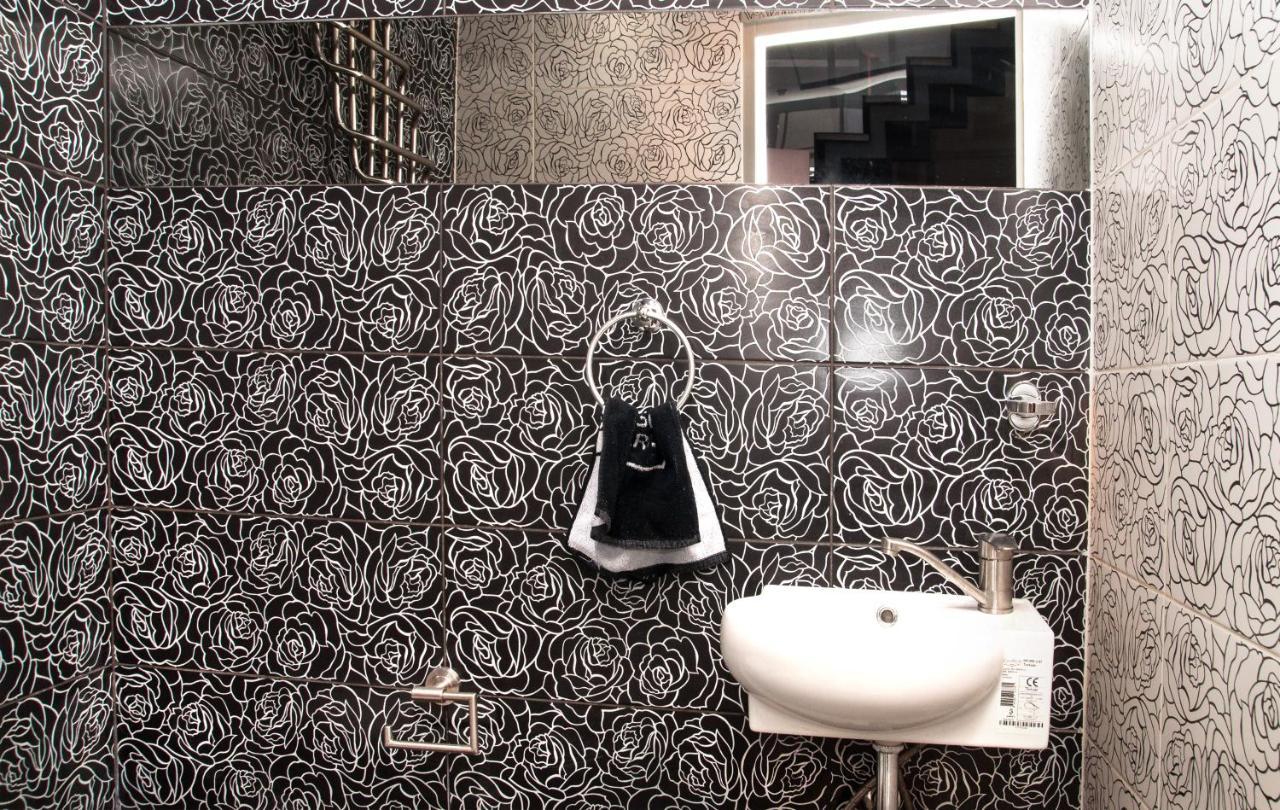 Apt In The Center Of The Town Near The Opera House Appartamento Leopoli Esterno foto