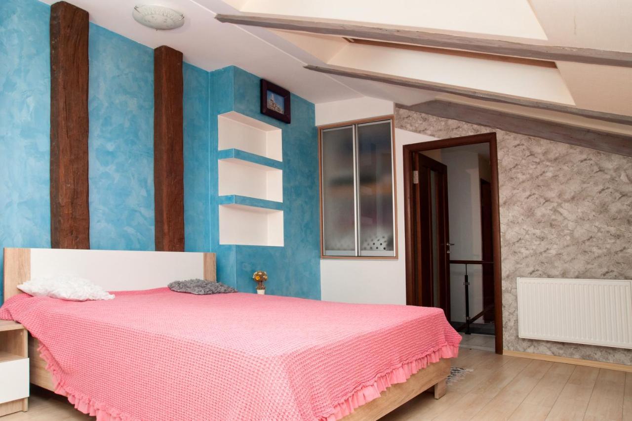 Apt In The Center Of The Town Near The Opera House Appartamento Leopoli Esterno foto