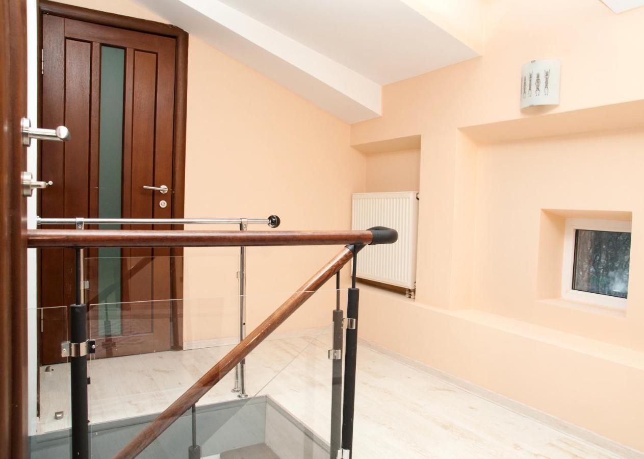 Apt In The Center Of The Town Near The Opera House Appartamento Leopoli Esterno foto