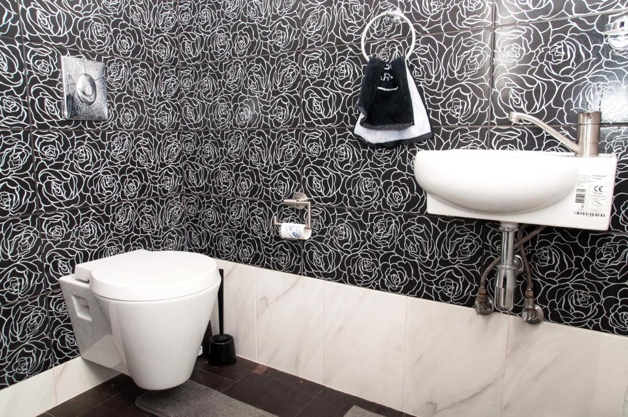 Apt In The Center Of The Town Near The Opera House Appartamento Leopoli Esterno foto